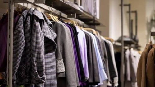 實(shí)體店價(jià)值500元的衣服,線上只需要幾十元就能買到,這是為何